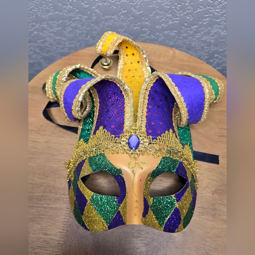 Jester MARDIGRAS mask - New Condition, Clean! Wear Or Hang.